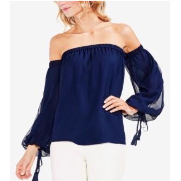 Vince Camuto Tops - Vince Camuto 🍗🍗🍗Top  Off Shoulder